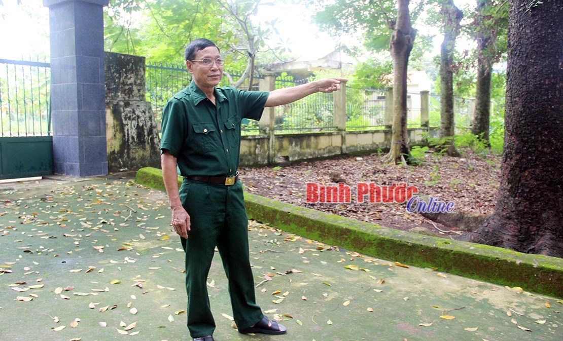 Người thương binh nặng t&igrave;nh đồng đội