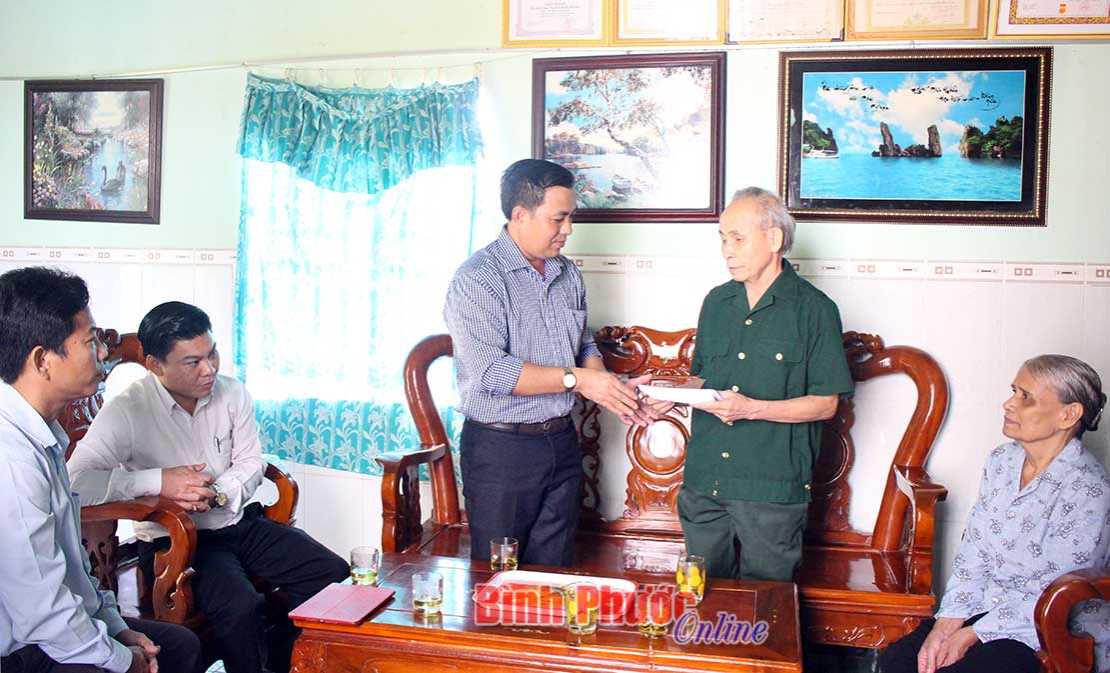 3.972 phần quà tặng các đối tượng chính sách