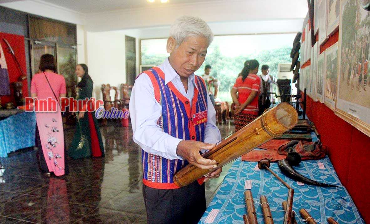 &Ocirc;ng Điểu Khinh - người c&oacute; uy t&iacute;n ti&ecirc;u biểu ở x&atilde; B&igrave;nh Sơn