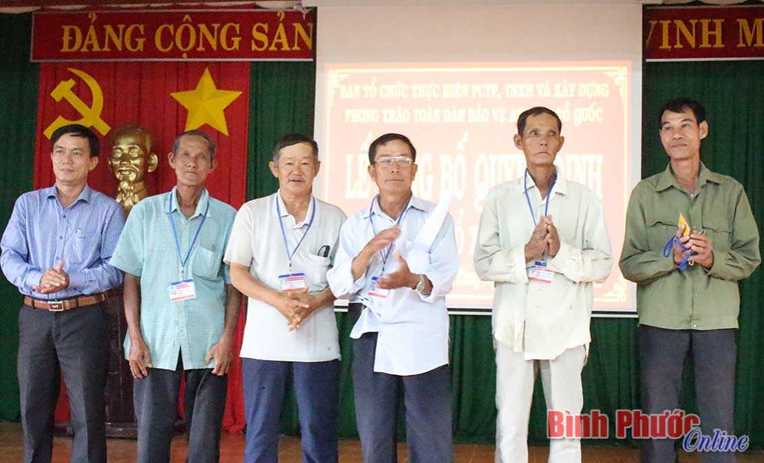 Phú Riềng ra mắt tổ an ninh nhân dân 11 thôn