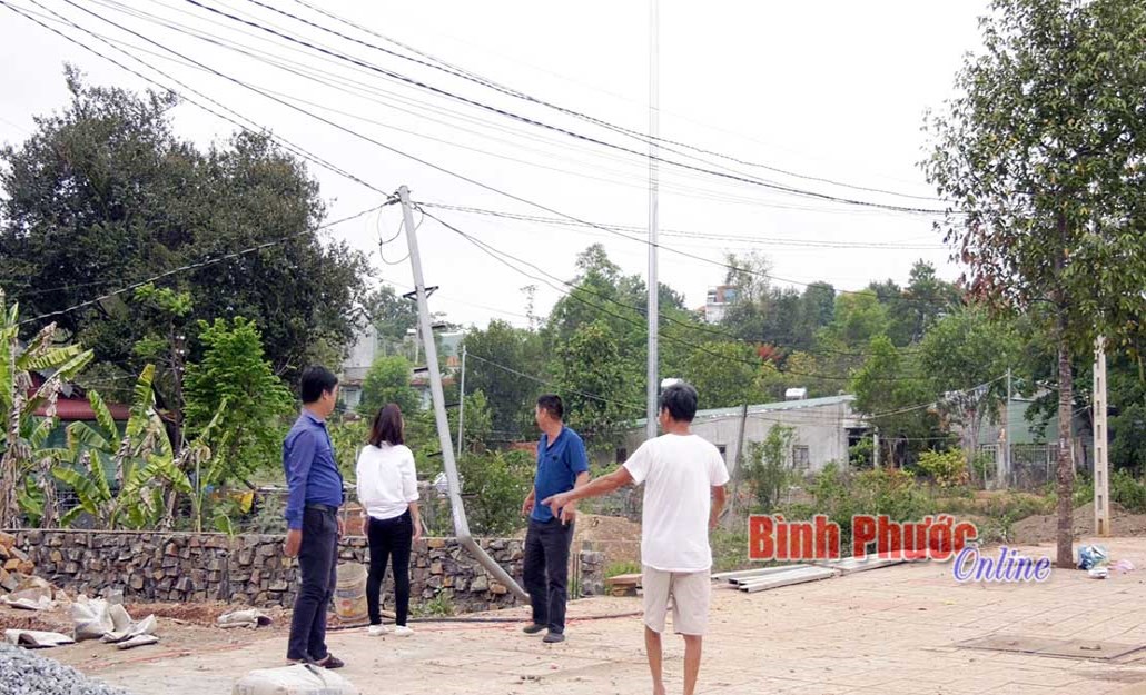 Giữa thành phố vẫn chưa có điện