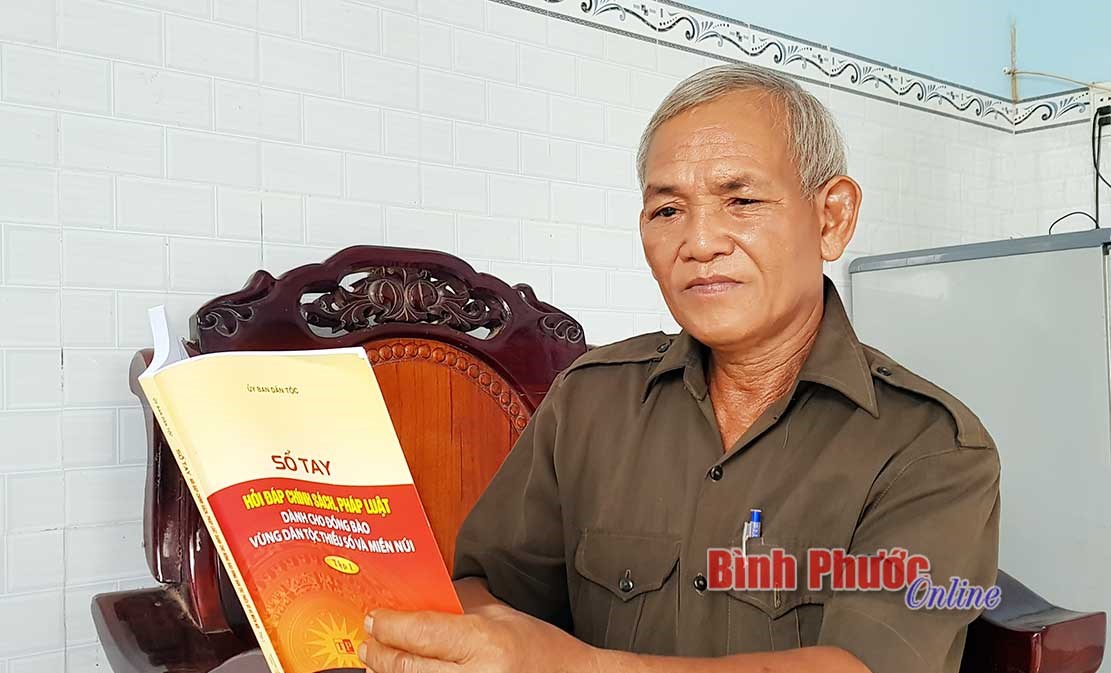 Gi&agrave; l&agrave;ng Điểu Chon - c&acirc;y cổ thụ tỏa b&oacute;ng tr&ecirc;n non cao