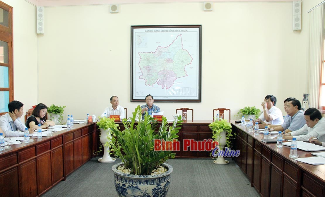 Đến 30-11, phải hoàn thành 1.000km đường nông thôn và xóa 1.000 hộ nghèo DTTS
