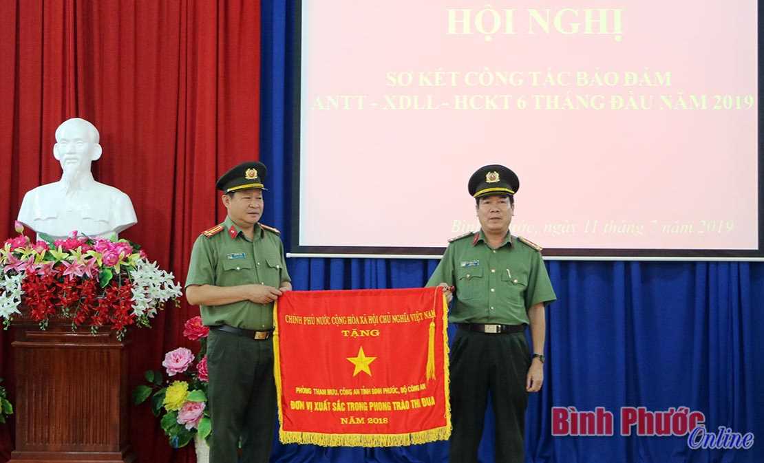 6 th&aacute;ng, xử l&yacute; 280 vụ vi phạm về kinh tế v&agrave; tham nhũng