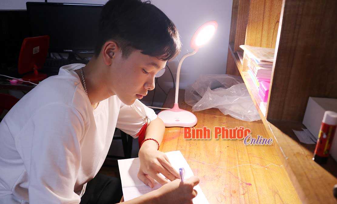 Văn hóa đọc qua 2 câu chuyện