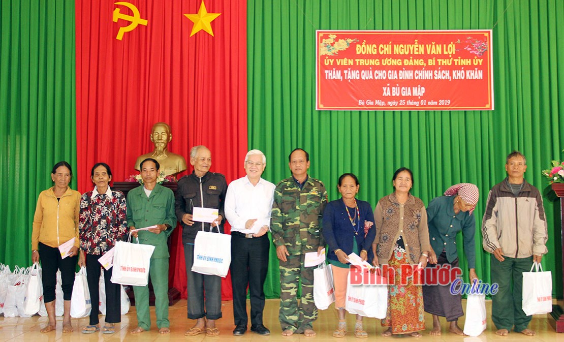 Người B&igrave;nh Phước thực hiện Di ch&uacute;c B&aacute;c Hồ - B&agrave;i 1