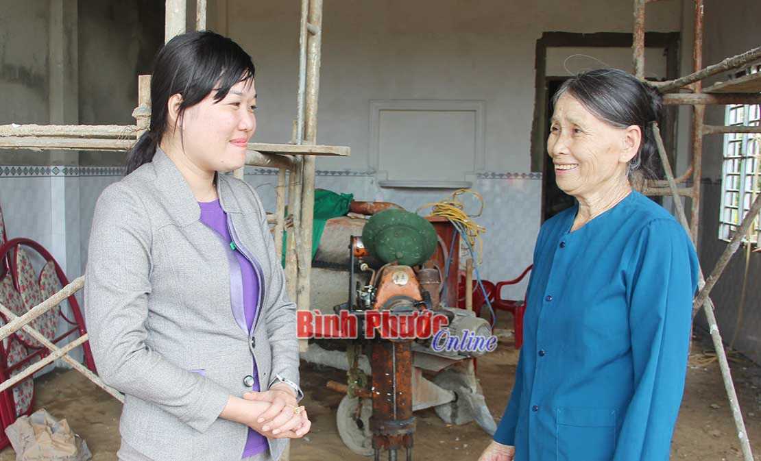 Hỗ trợ x&acirc;y dựng 10 căn nh&agrave; cho đảng vi&ecirc;n DTTS ngh&egrave;o