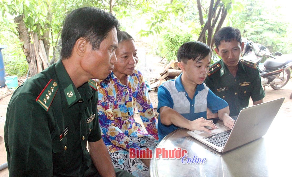 Thấm đậm t&igrave;nh qu&acirc;n d&acirc;n