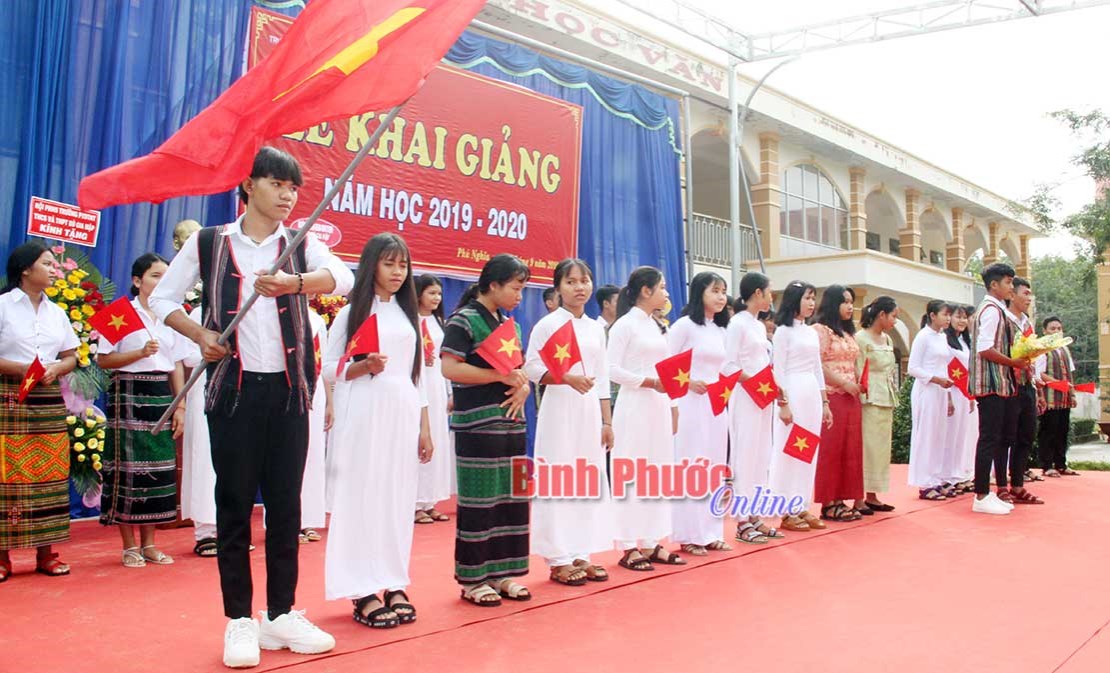 Ch&iacute;nh s&aacute;ch của đảng n&acirc;ng cao vị thế nữ DTTS - B&agrave;i 2