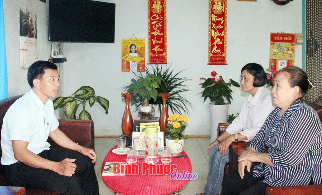 Hoa thơm d&acirc;ng B&aacute;c