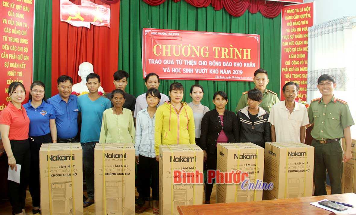 Hướng về đồng bào DTTS và học sinh khó khăn