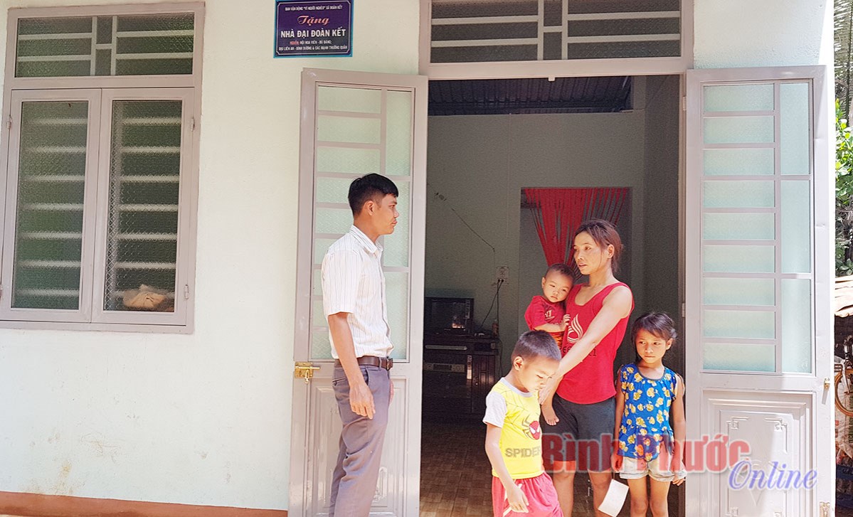 Kết đo&agrave;n ở Đo&agrave;n Kết