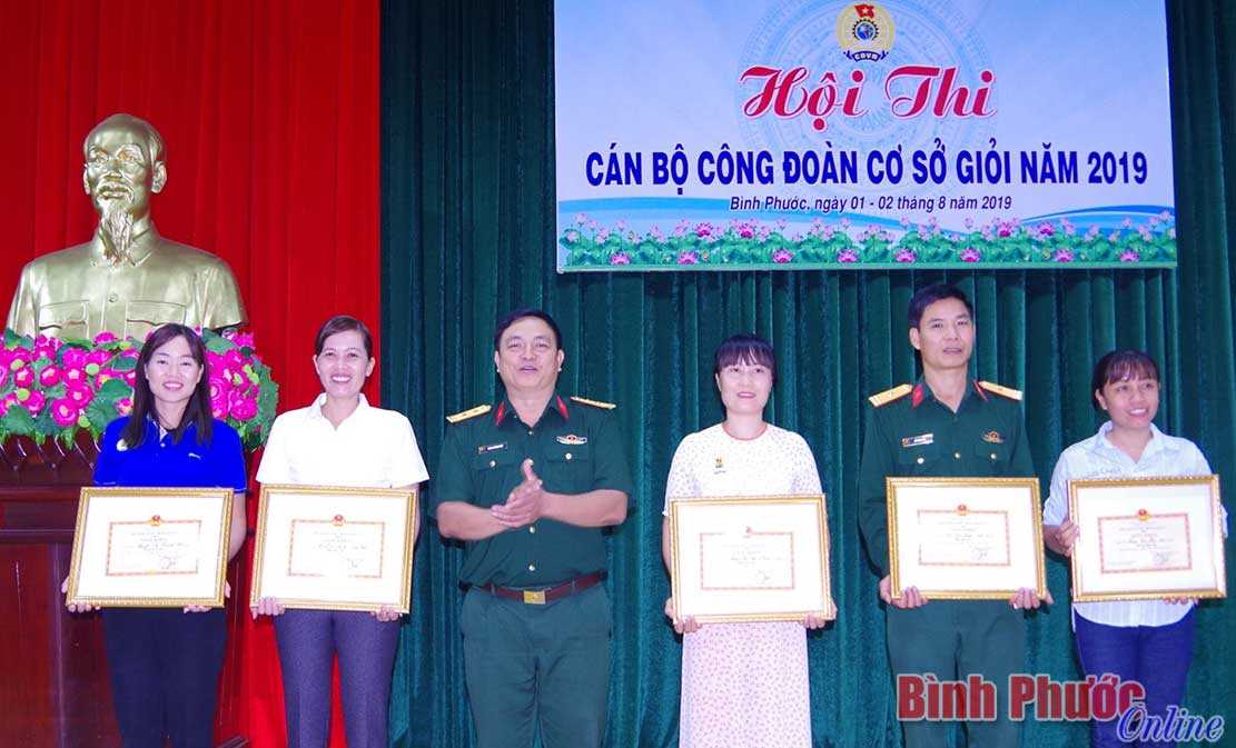 N&ocirc;ng trường 717 thi c&aacute;n bộ c&ocirc;ng đo&agrave;n giỏi