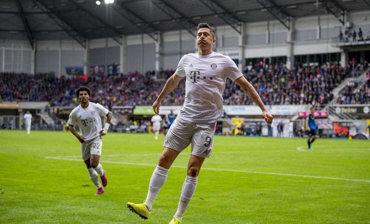Robert Lewandowski làm điều chưa từng có tại Bundesliga