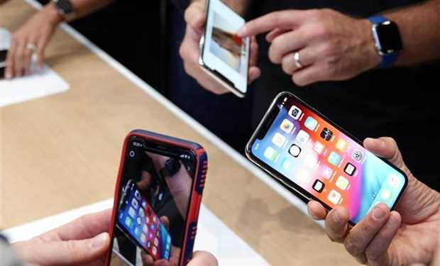 Bất chấp doanh số bán iPhone giảm mạnh, CEO Apple vẫn lạc quan