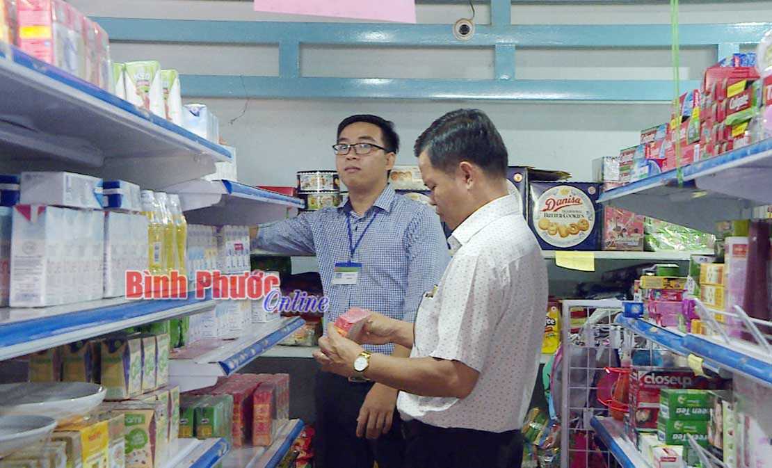 Ph&uacute; Riềng: 98 vụ vi phạm lĩnh vực thương mại, dịch vụ