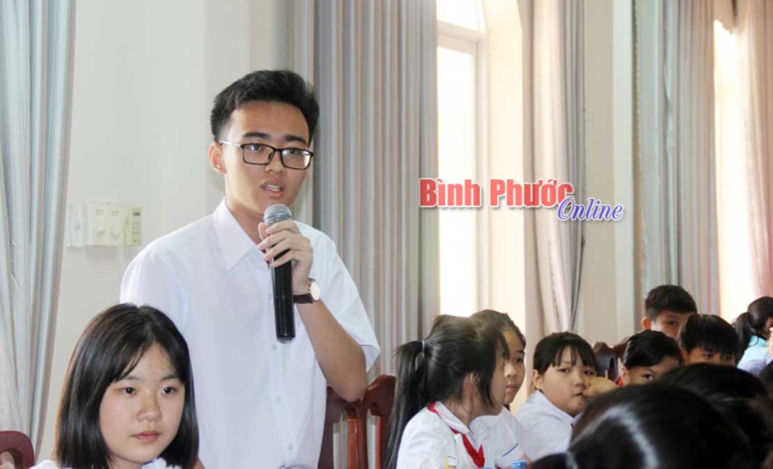 Diễn đàn “Trẻ em với các vấn đề trẻ em”
