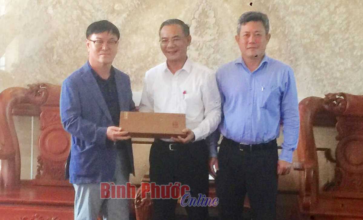 Công ty HWASUNG GREEN khảo sát nguyên liệu điều Bình Phước