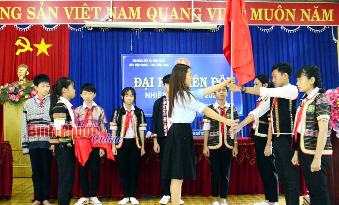 Đại hội Li&ecirc;n đội Trường phổ th&ocirc;ng DTNT-THCS B&igrave;nh Long