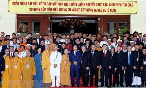 Thủ tướng: Lợi &iacute;ch của từng t&ocirc;n gi&aacute;o gắn liền với lợi &iacute;ch quốc gia