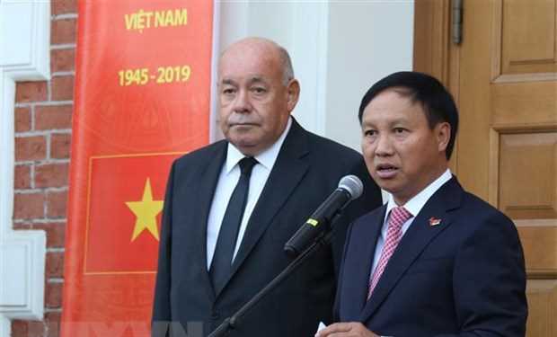 Nga ấn tượng với sự ph&aacute;t triển năng động của Việt Nam