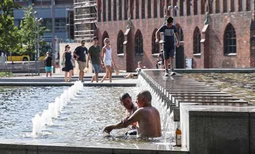 Nhiệt độ nhiều nước Tây Âu lên tới hơn 40 độ C, đạt kỷ lục mới