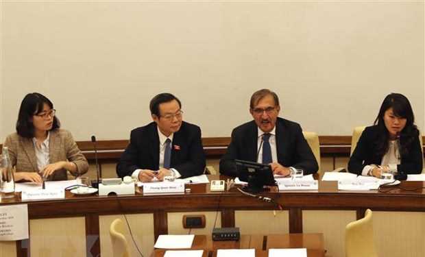 Ph&oacute; Chủ tịch Quốc hội l&agrave;m việc với c&aacute;c l&atilde;nh đạo Thượng viện Italy