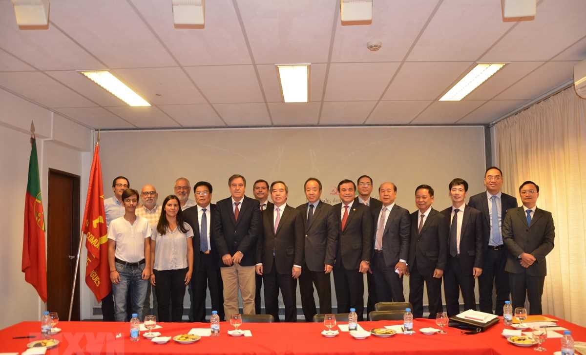 Đo&agrave;n đại biểu Đảng Cộng sản Việt Nam thăm v&agrave; l&agrave;m việc tại Bồ Đ&agrave;o Nha