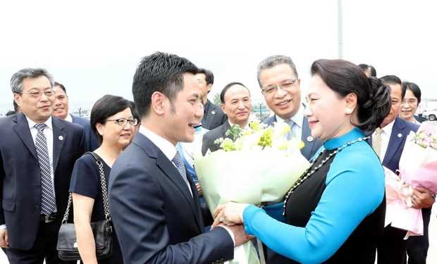 Chủ tịch Quốc hội tới Giang T&ocirc;, bắt đầu thăm ch&iacute;nh thức Trung Quốc