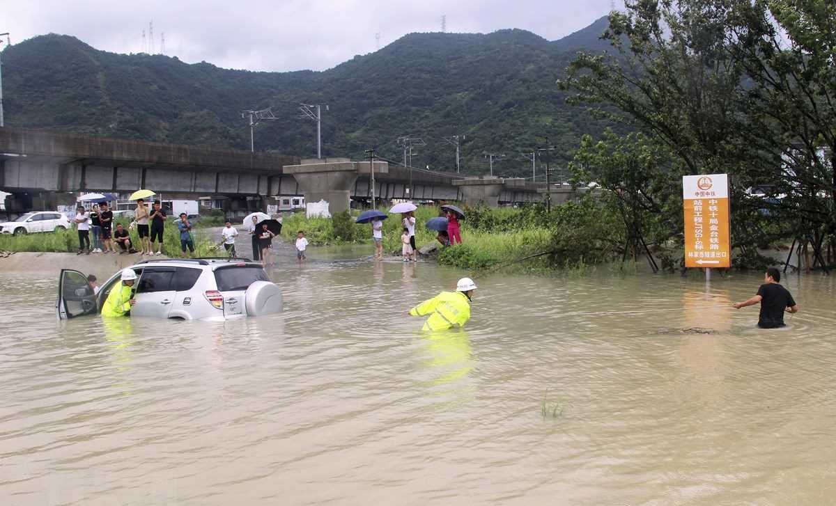 Trung Quốc phân bổ hơn 40 triệu USD cứu trợ bão Lekima