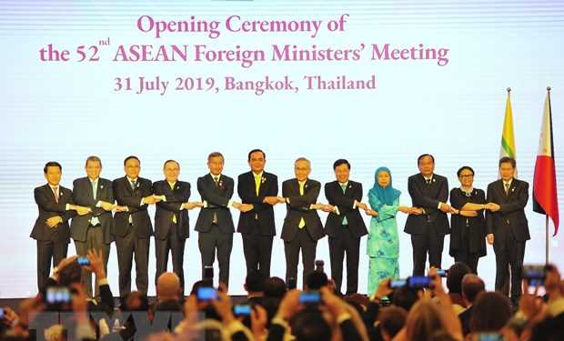 X&acirc;y dựng ASEAN tự cường, s&aacute;ng tạo v&agrave; ph&aacute;t triển bền vững