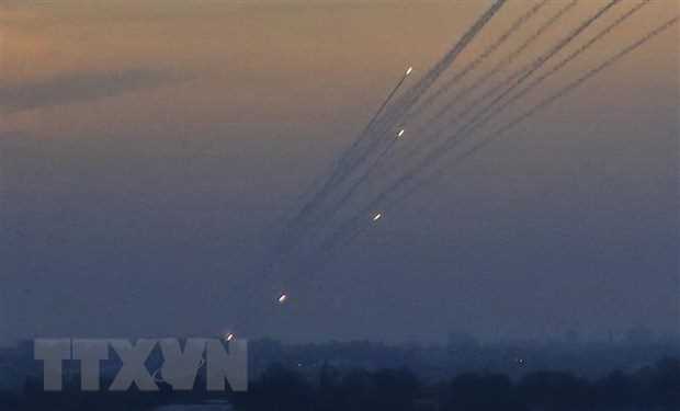Israel tiến hành một loạt vụ không kích Gaza trả đũa các vụ bắn rocket