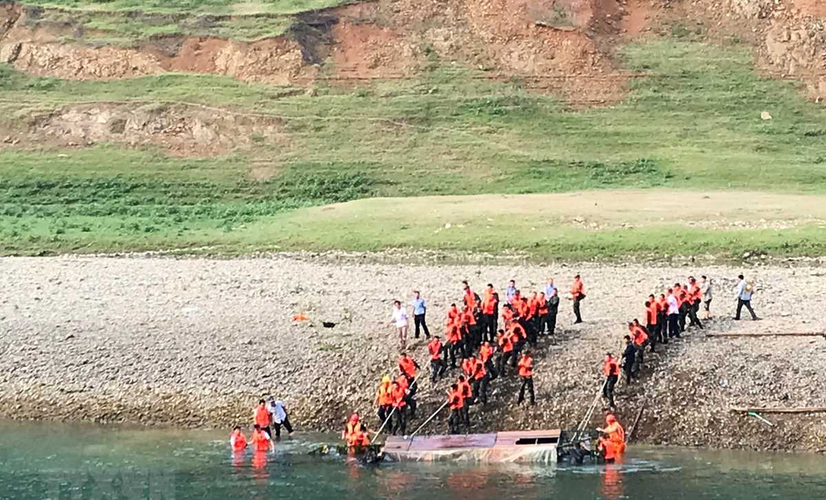 Ấn Độ: Lật thuyền trong lễ hội tôn giáo, 12 người thiệt mạng