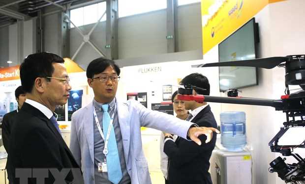 Việt Nam sẵn s&agrave;ng ch&agrave;o đ&oacute;n doanh nghiệp, tr&iacute; thức gốc Việt tại Hungary