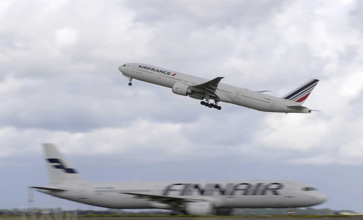 Tất cả các chuyến bay cất cánh từ Pháp sẽ phải nộp thuế môi trường