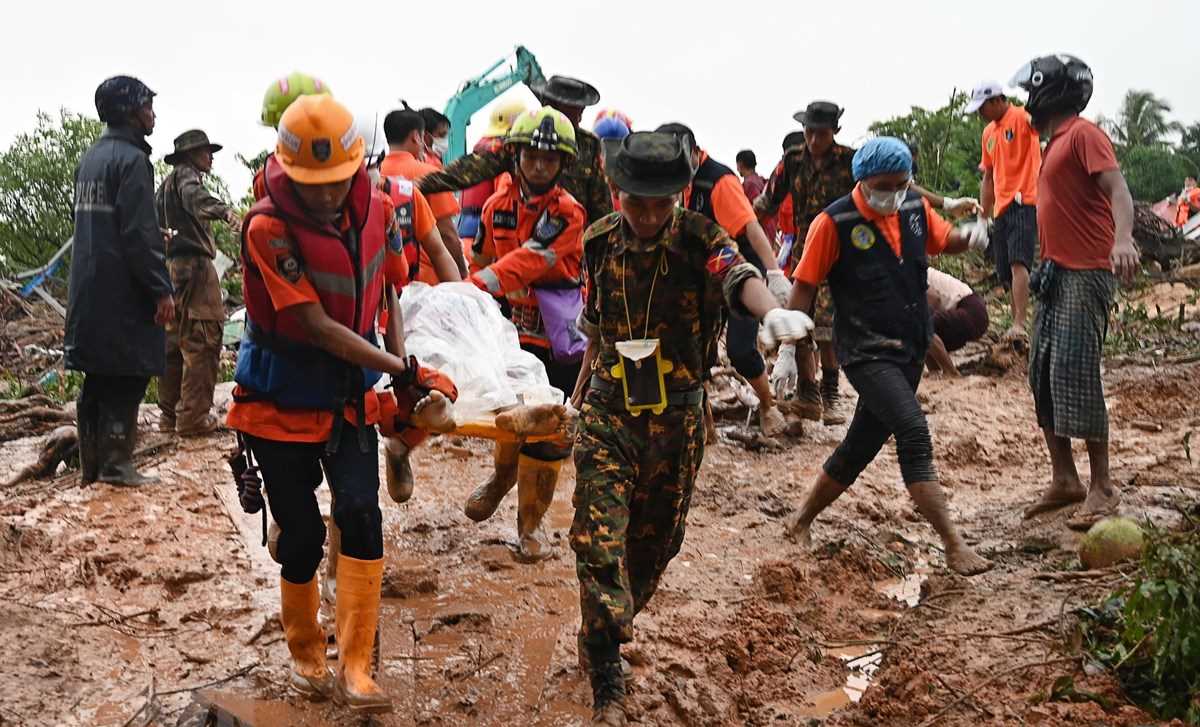 Myanmar triển khai quân đội hỗ trợ tìm kiếm cứu nạn sau lở đất