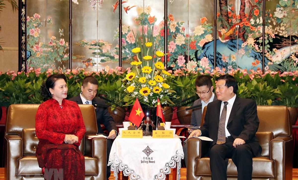 Chủ tịch Quốc hội Nguyễn Thị Kim Ng&acirc;n tiếp B&iacute; thư Tỉnh ủy Giang T&ocirc;