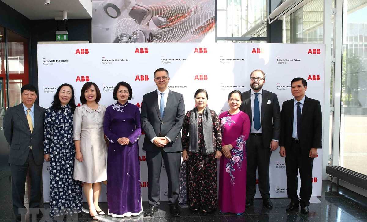 Việt Nam đề cao vai tr&ograve; của phụ nữ trong kỷ nguy&ecirc;n số v&agrave; C&aacute;ch mạng 4.0