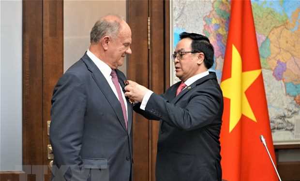 Đo&agrave;n đại biểu Đảng Cộng sản Việt Nam l&agrave;m việc tại Li&ecirc;n bang Nga