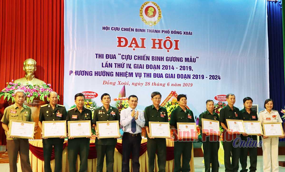 Tuy&ecirc;n dương 39 tập thể, c&aacute; nh&acirc;n cựu chiến binh gương mẫu