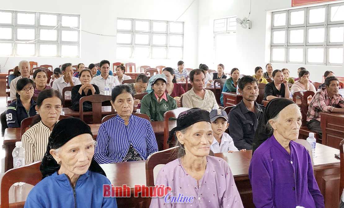 Phổ biến ph&aacute;p luật v&agrave; an to&agrave;n giao th&ocirc;ng cho nh&acirc;n d&acirc;n ở bi&ecirc;n giới