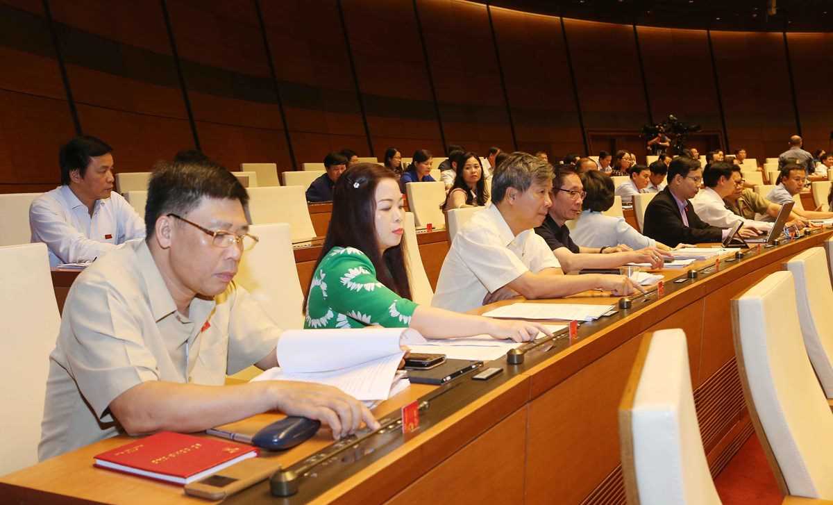 Thủ tướng ph&acirc;n c&ocirc;ng soạn thảo 14 dự &aacute;n luật v&agrave; ph&aacute;p lệnh