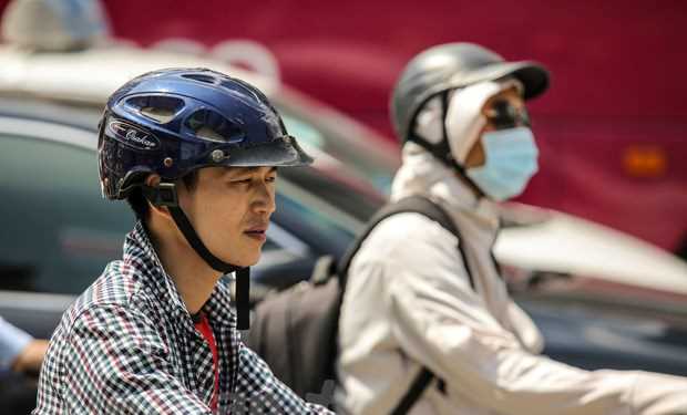 Nắng nóng bao trùm Bắc Bộ và Trung Bộ, có nơi trên 38 độ C