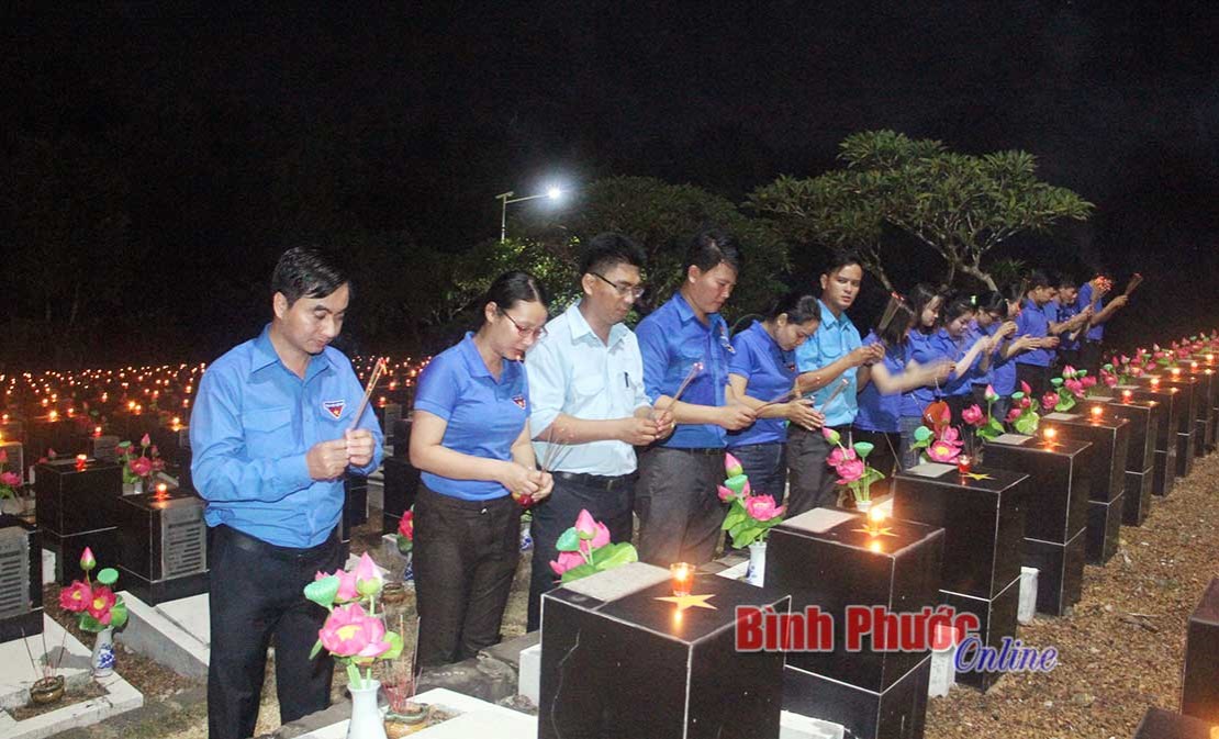 600 đoàn viên thanh niên thắp nến tri ân ngày Thương binh - Liệt sĩ