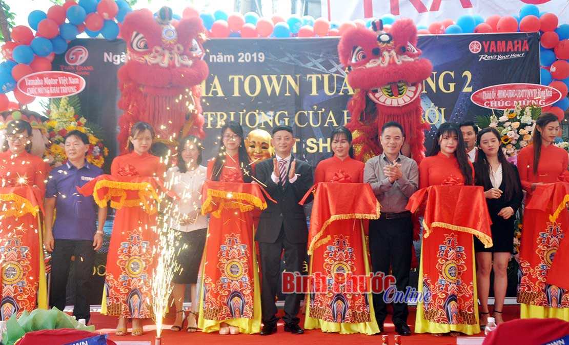 Khai trương đại lý Yamaha Town Tuấn Giang 2
