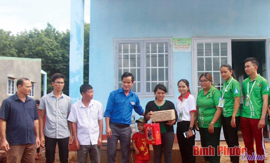 Hộ anh Điểu Nớt được hỗ trợ nh&agrave; thanh ni&ecirc;n