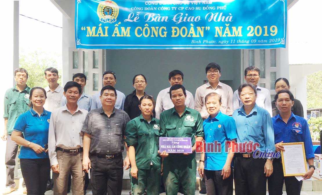 Công đoàn cao su Đồng Phú hỗ trợ 3 tỷ đồng cho đoàn viên sửa chữa nhà ở