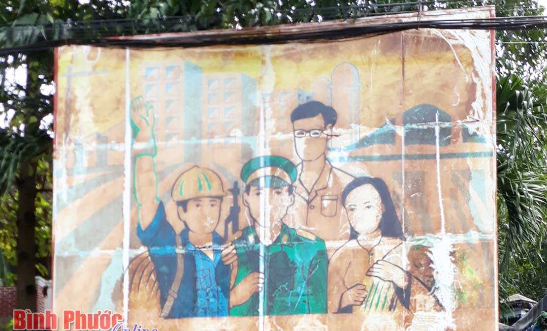 Pa-nô làm xấu đô thị