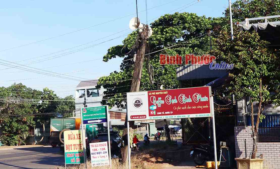 Trụ điện “oằn mình”