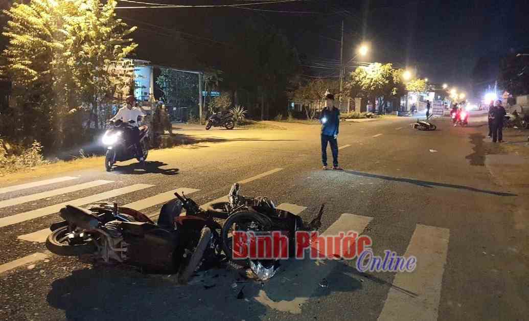 Xe máy gây tai nạn liên hoàn